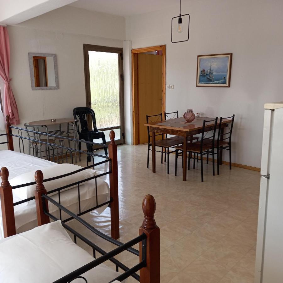 Μαρου Rooms Olympiakí Aktí Buitenkant foto