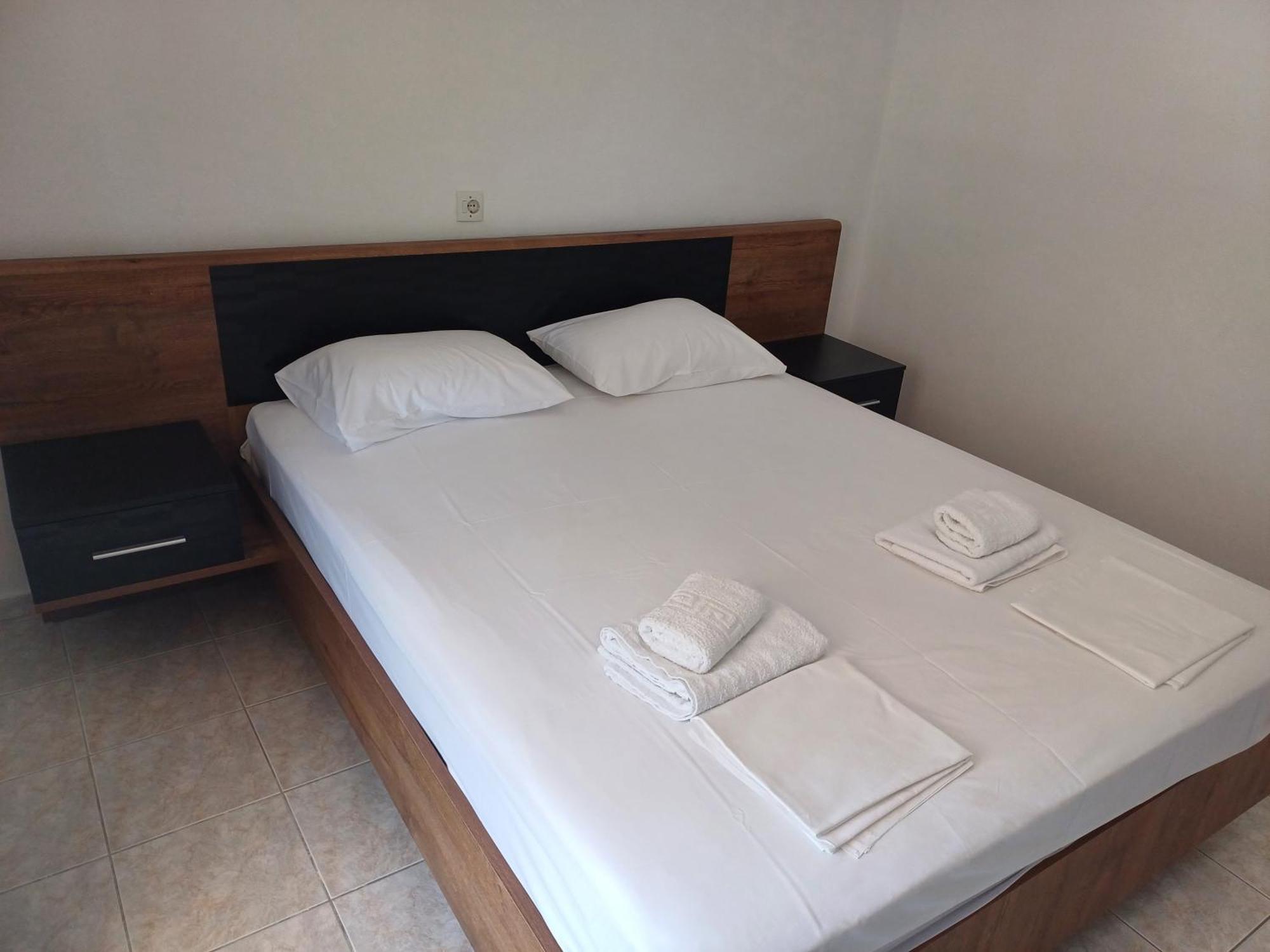 Μαρου Rooms Olympiakí Aktí Buitenkant foto